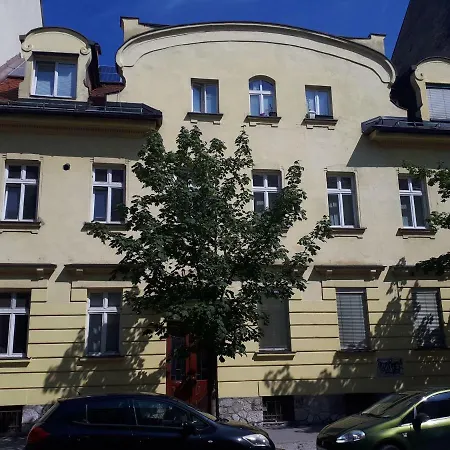 Pensionat Tabor - Rozmanova Street 2*