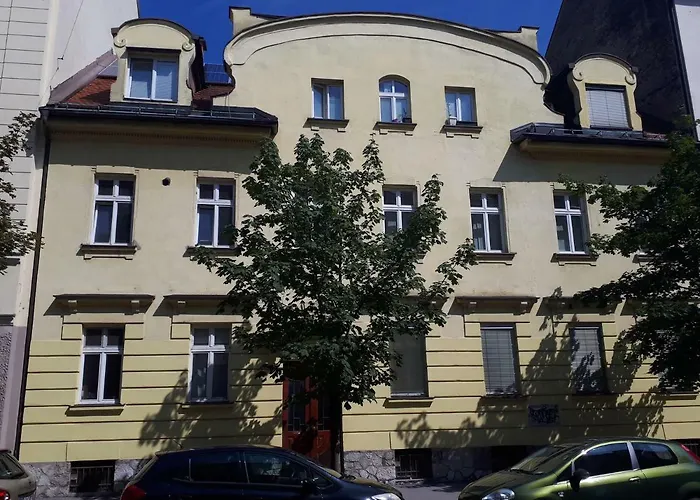 Casa de hóspedes Tabor - Rozmanova Street 2*